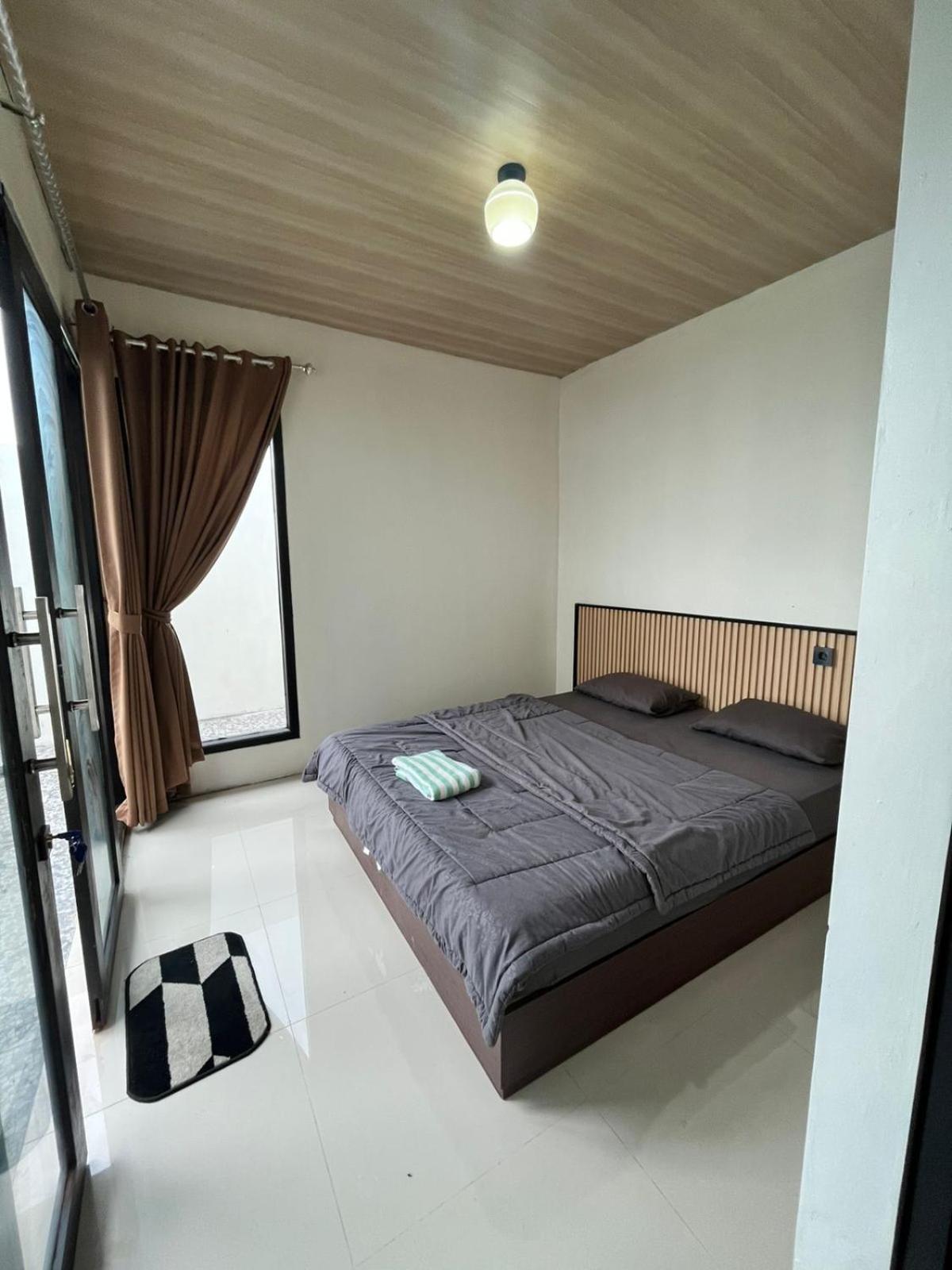Villa Bintang Sikunir 2 Вонособо Екстер'єр фото